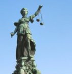 Hof van Justitie geeft strikte uitleg aan btw-factuurvereisten bij vereenvoudigde ABC-transactie