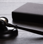 Hof van Justitie: Luxemburgs lid van Raad van Bestuur is geen btw verschuldigd over winstafhankelijke bestuurdersbeloningen